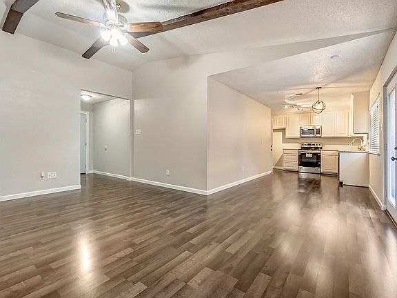 2nd image of 502 W Ferndale Ln