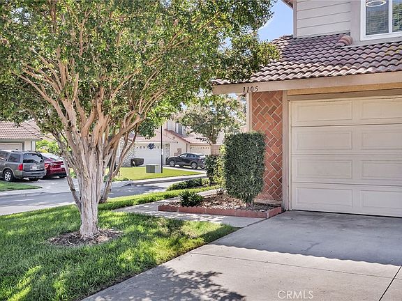 5th image of 1105 W Victoria St