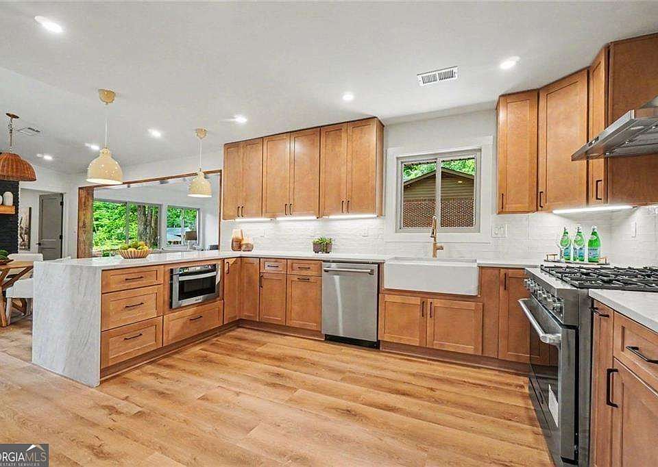 1st image of 2700 Hawaii Ct