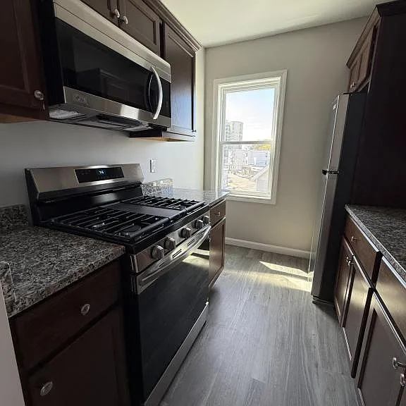 133 Bogle St — Photo 2