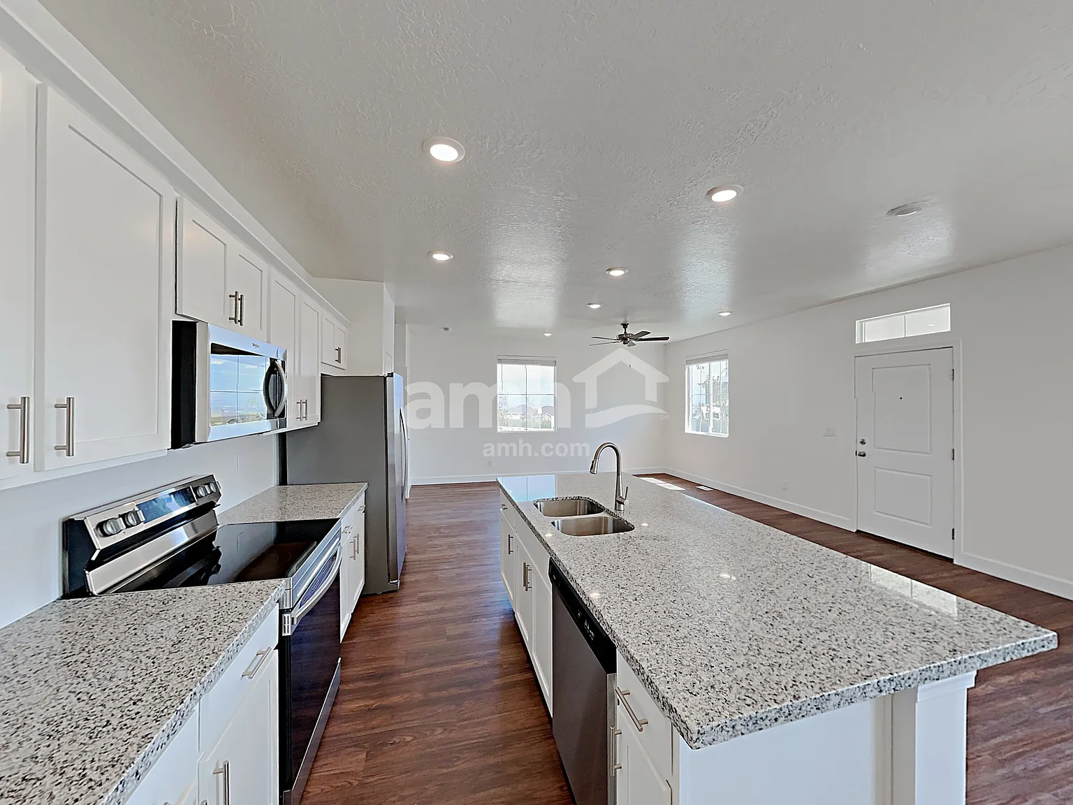 5 bed, 3.5 bath, 2750 sqft, $3,025 — Photo 3