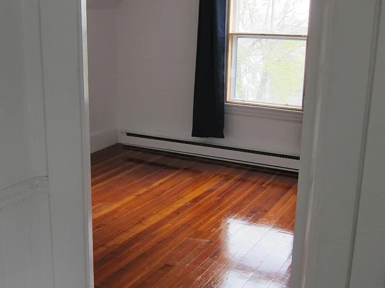 1/2 Hull Ave — Photo 12