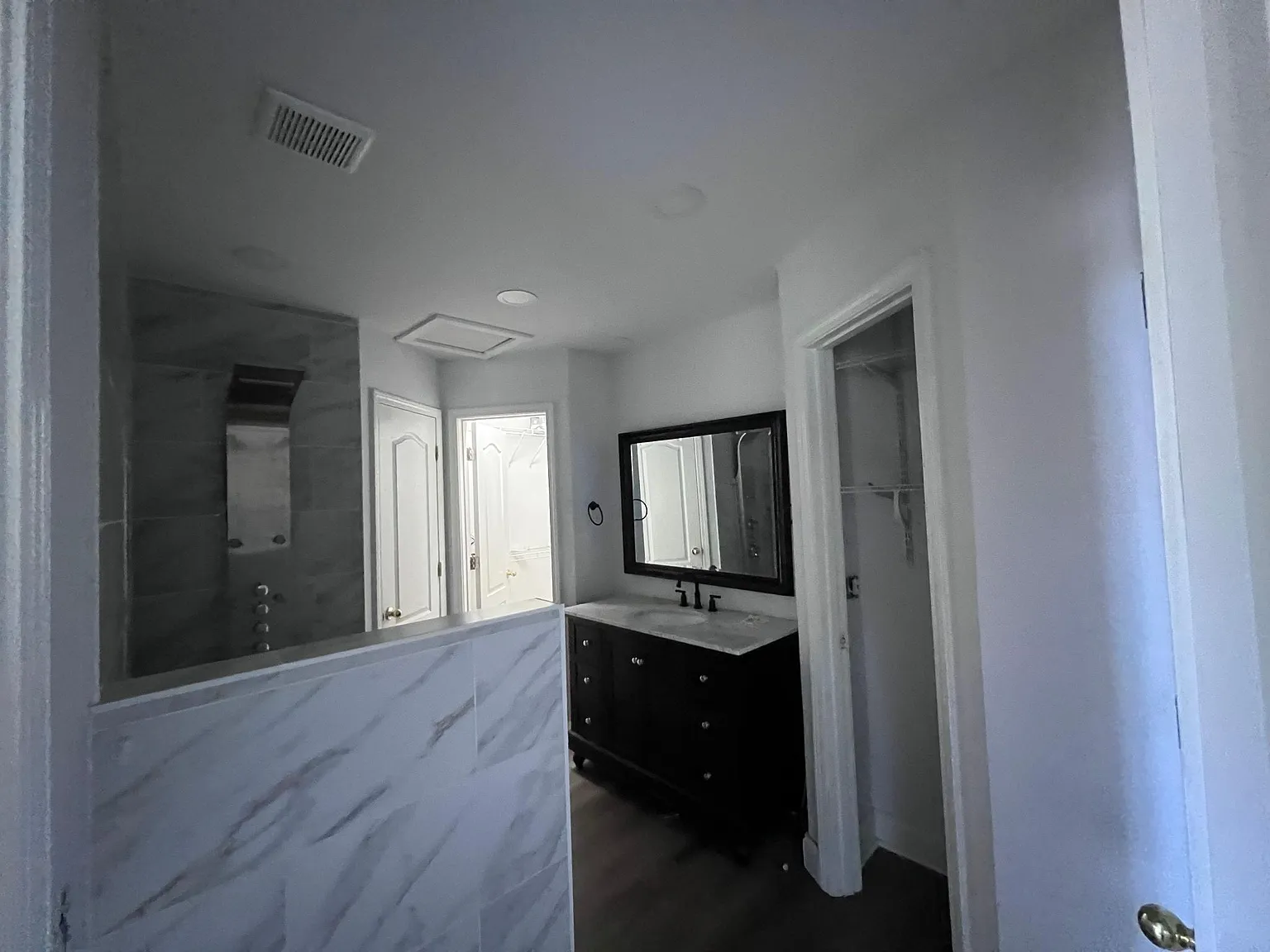 3 bed, 2.5 bath, 1424 sqft, $2,200 — Photo 4