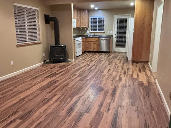6322 Pine St, Pollock Pines, CA