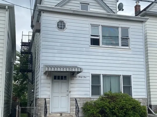 131 Ackerman Ave, Clifton City, NJ 07011