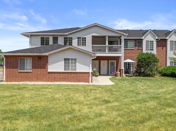 8201 Lexington PLACE #12, Pleasant Prairie, WI 53158