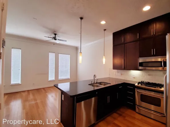 1632 Cohn St, Houston, TX 77007