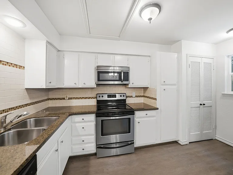 2815 Welborn St #101 — Photo 11