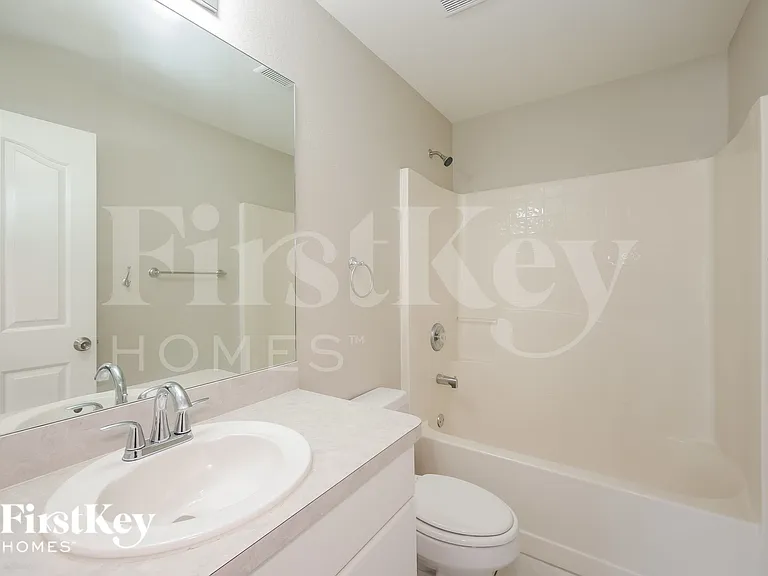 3945 N Cranberry Blvd — Photo 13