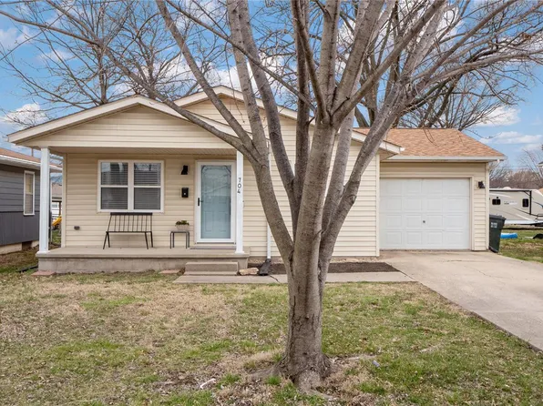 704 N 2nd St, Dupo, IL 62239