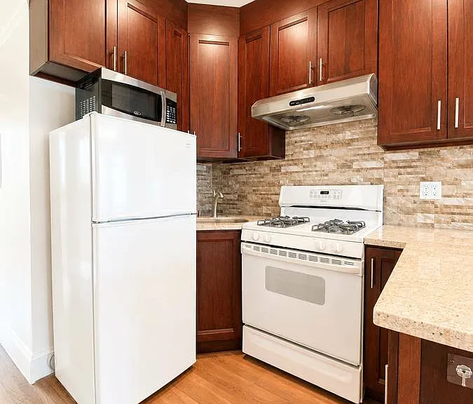 525 Grove St #3 — Photo 4