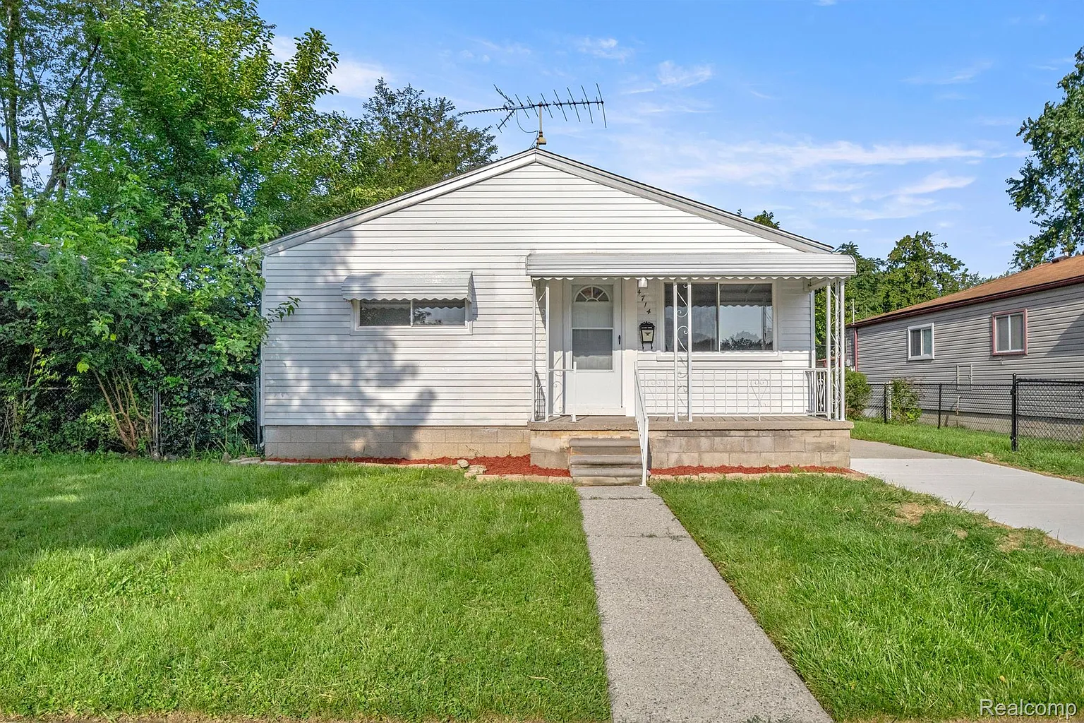 4714 Culver St photo 1