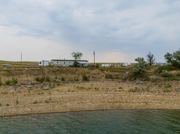 36442 Lois Ln, Havre, MT 59501
