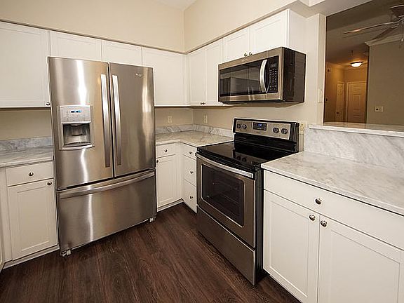 5th image of 700 Daniel Ellis Dr APT 12208