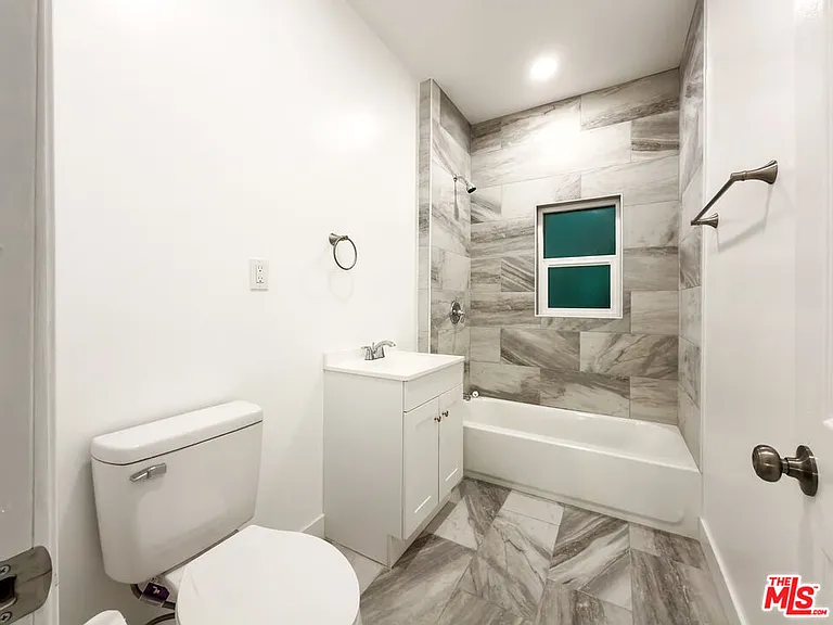 908 S Normandie Ave #7 — Photo 13