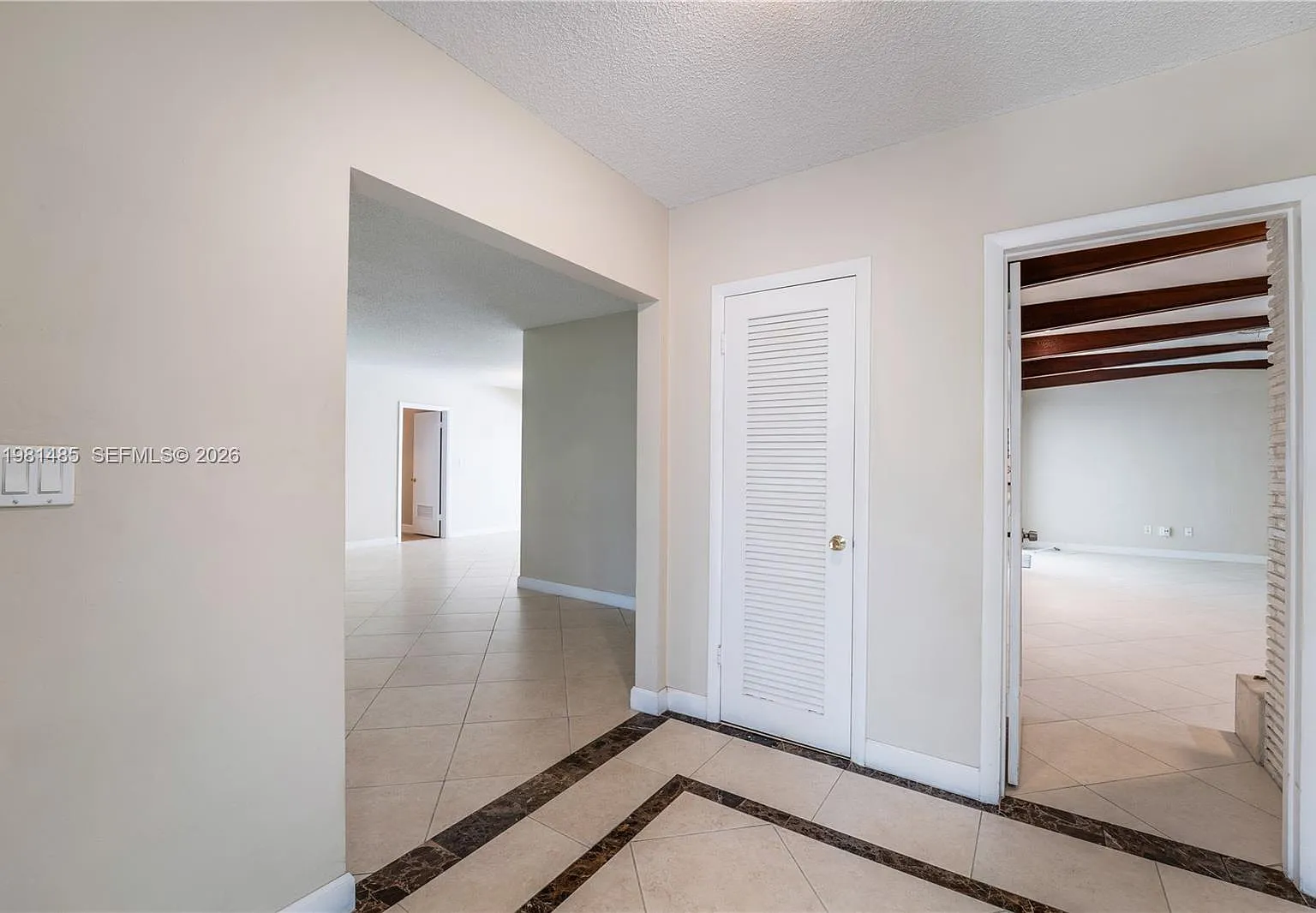 4 bed, 2427 sqft, $5,500 — Photo 2