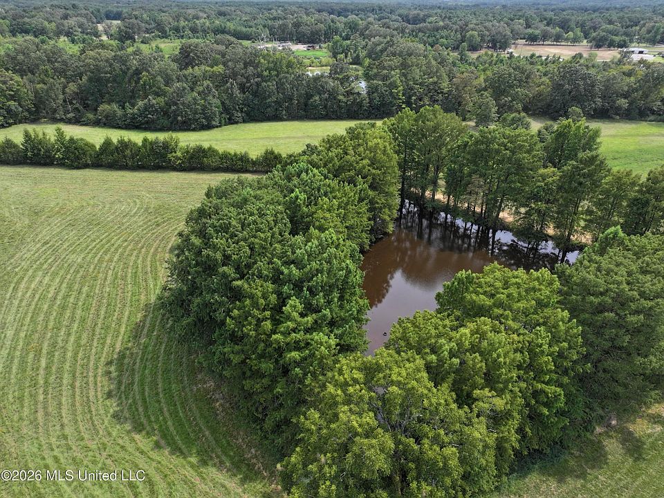 1st image of 10 Wildwood Dr