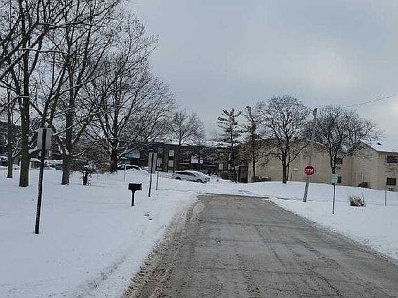 4th image of 1147 Stirling Ave