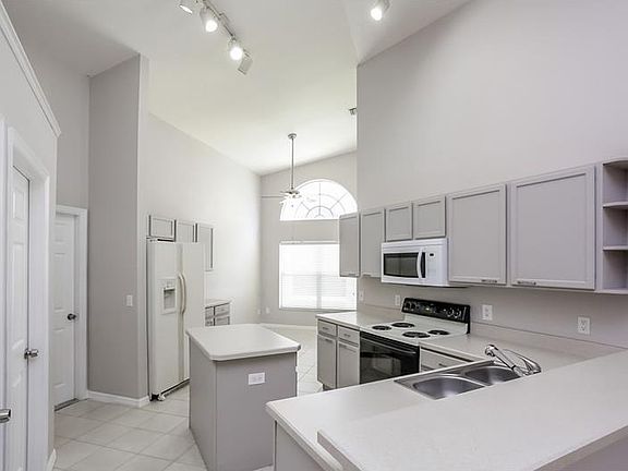 3rd image of 5130 New Savannah Cir