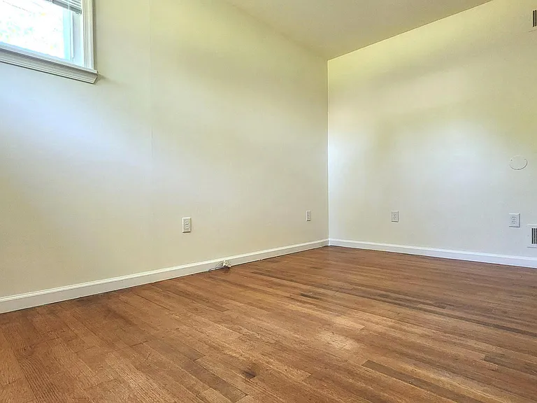 5 Glenwood Dr — Photo 25