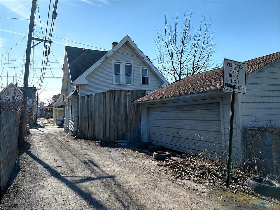 2nd image of 2011 Chase St