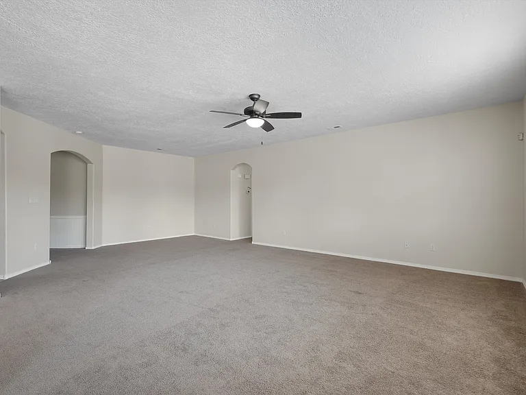 9319 Battle Creek St NW — Photo 10