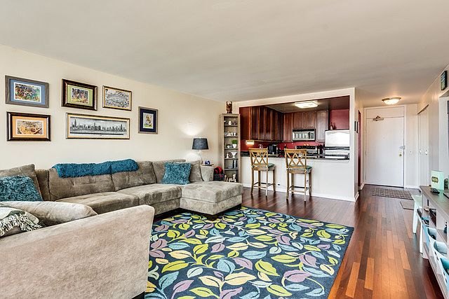 1st image of 525 W Hawthorne Pl APT 1603