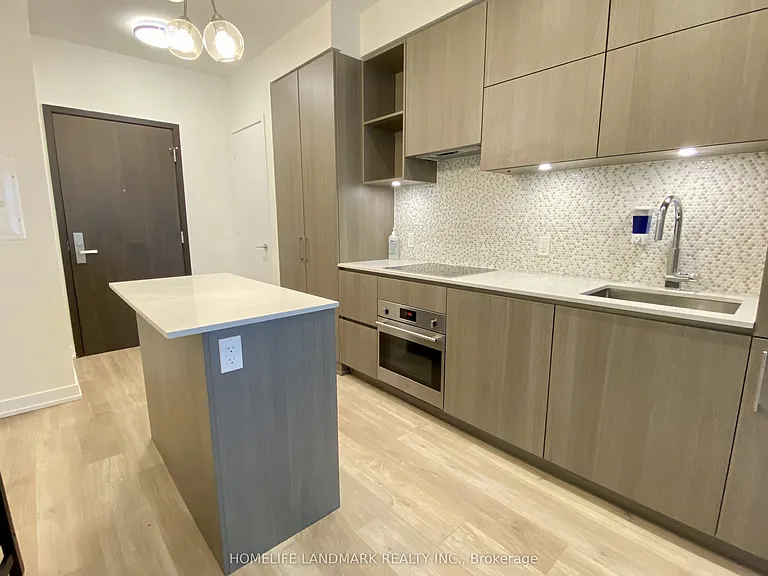1 Yorkville Ave #601 — Photo 3