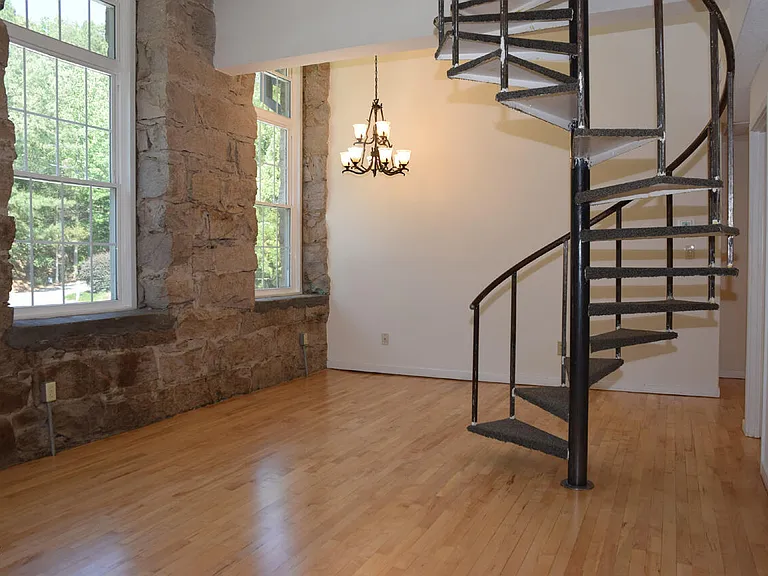 1500 River Mill Dr #312 — Photo 5