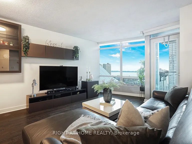 81 Navy Wharf Ct #2316 — Photo 17