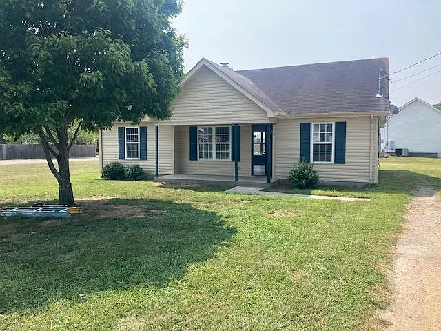 3 bed, 1150 sqft, $1,850 — Photo 1