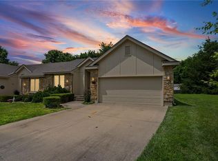 510 NW Ashurst Pl, Lees Summit, MO 64081