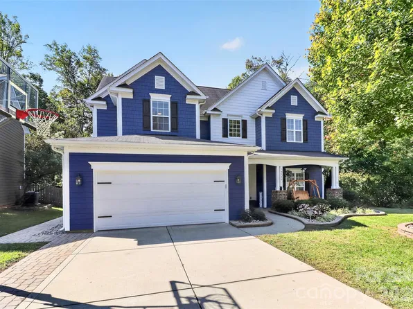 10140 Falling Leaf Dr NW, Concord, NC 28027