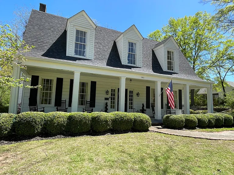 1411 S Lamar Blvd — Photo 1