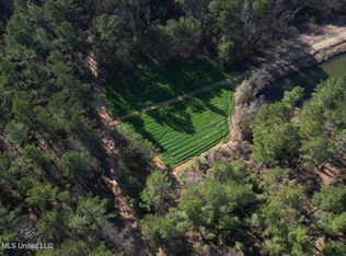 2015 Forest Rd, Hazlehurst, MS 39083