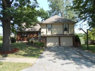 7910 E 127th Ter, Grandview, MO 64030