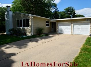 618 27th St NE, Cedar Rapids, IA 52402