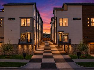 708 W 10th St #104, Dallas, TX 75208