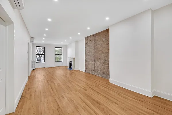 Rented by Nomad Property Group, LLC | media 14