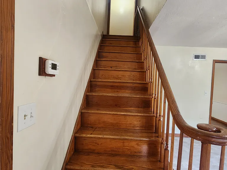 255 S 8th St — Photo 8