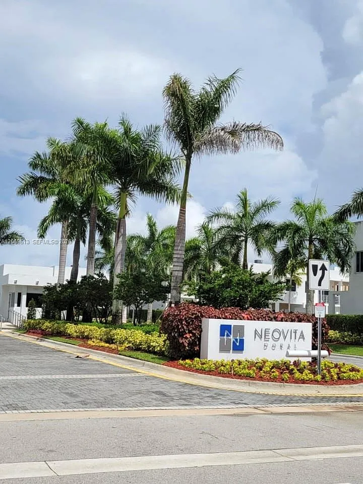 Doral Palms North — Photo 4