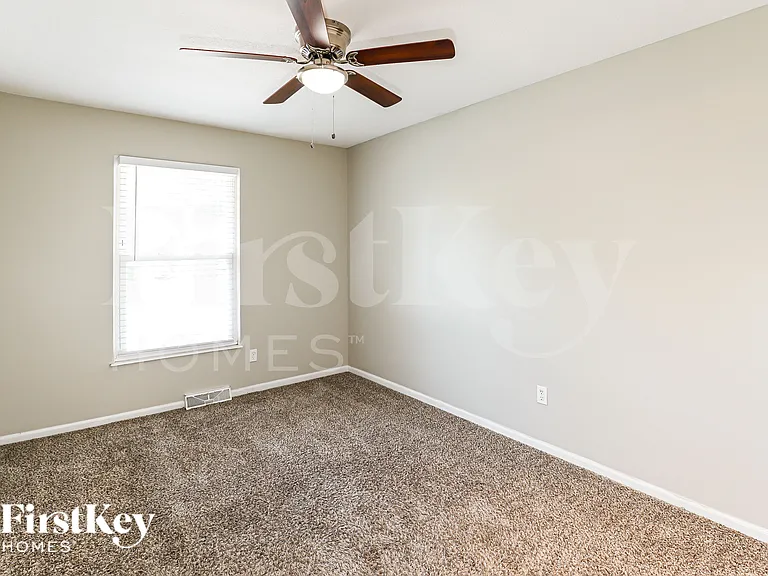 8418 NW 68th St — Photo 16