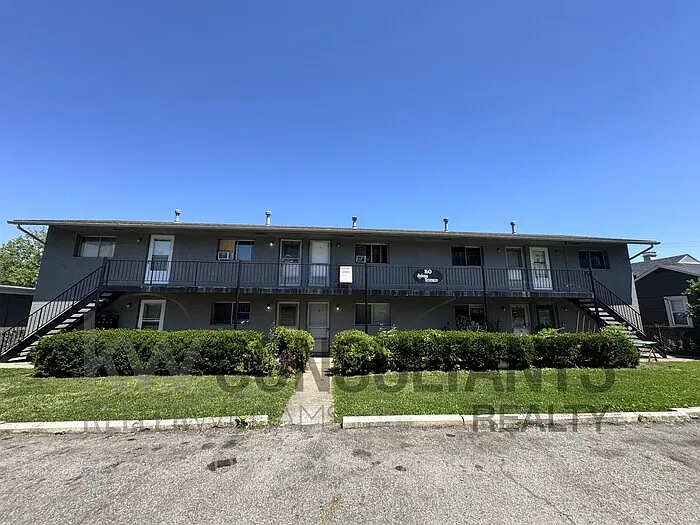 1 bed, 1.0 bath, 442 sqft, $695 — Photo 1