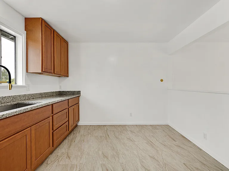 1364 C St #3 — Photo 14