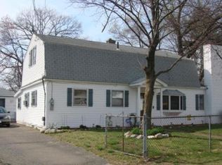 14 White Birch Ave, Chicopee, MA 01020