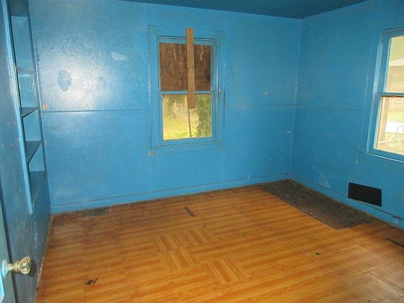 5th image of 1540 Natalie St