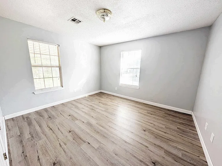 616 Lions Park Pl — Photo 10