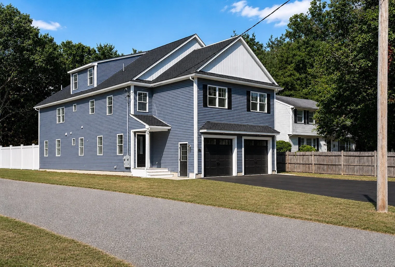 4 bed, 2.5 bath, 2639 sqft, $4,250 — Photo 1