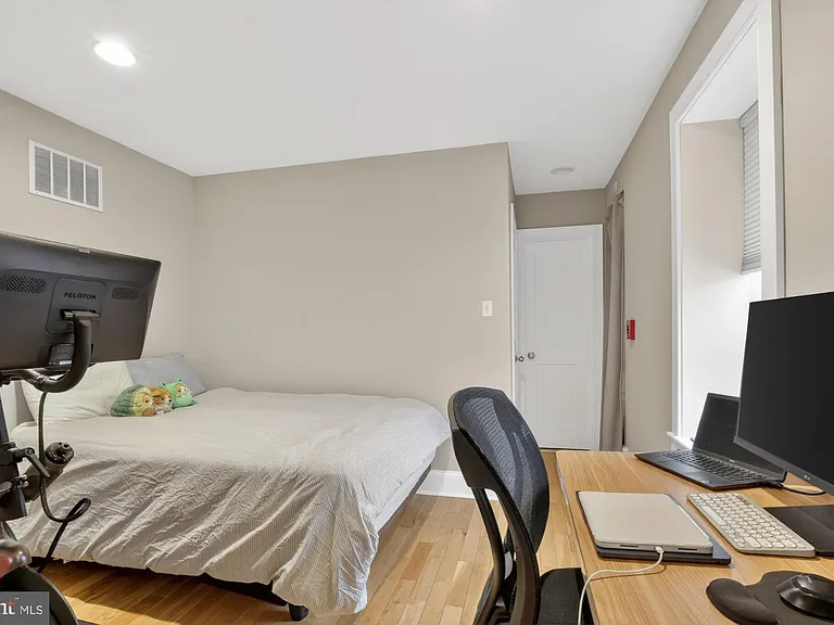 1712 Green St #4 — Photo 13