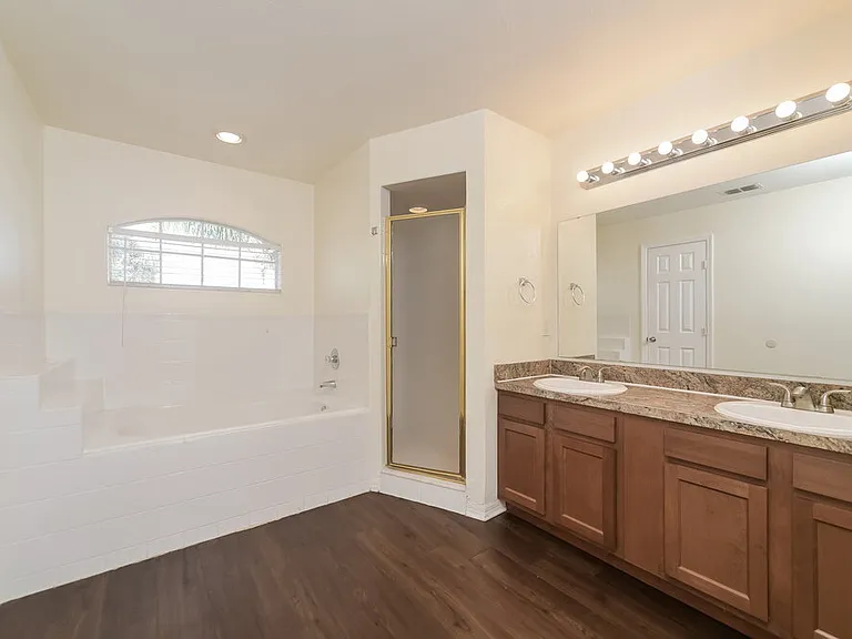 7172 Summit Dr — Photo 12